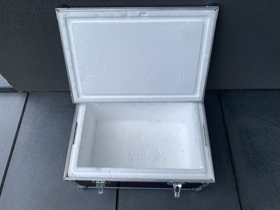 Skrzynia , case na suchy lód , ciezki dym