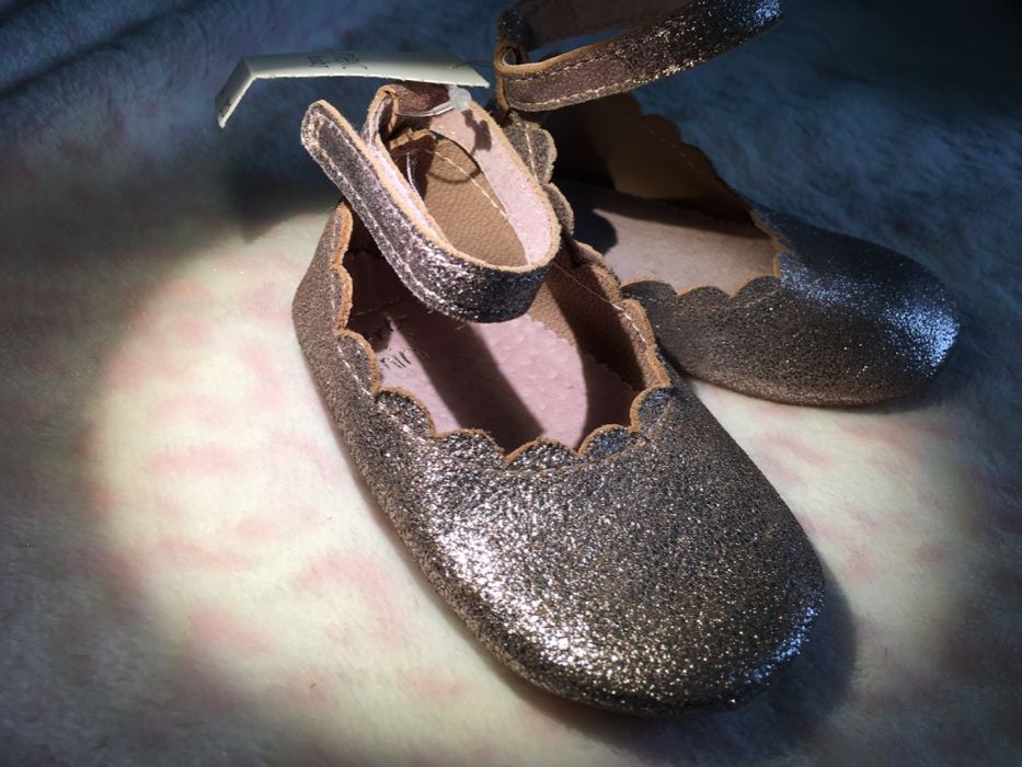 Buciki Next dla księżniczki niechodki z bajki