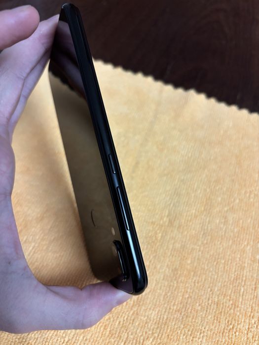 Продам Redmi Note 7 4/64 ГБ Black