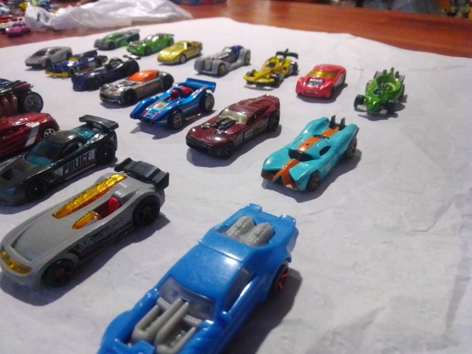 Carrinhos miniatura antigos