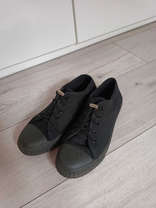 Trampki, tenisówki, buty sportowe czarne rozm 37 elastyczne sznurówki