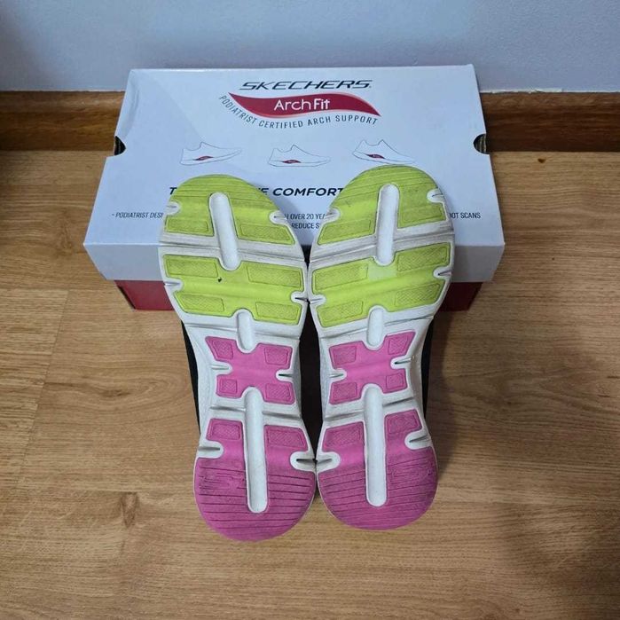 Ténis Skechers Arch Fit-Infinity Cool