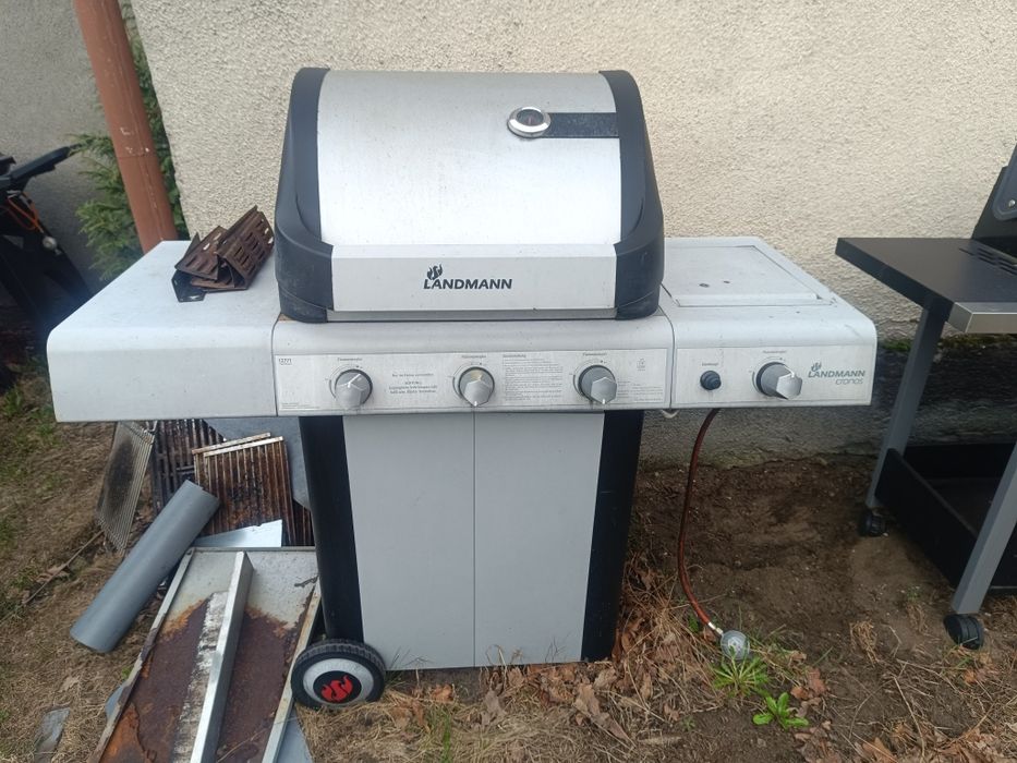 Grill gazowy węglowy Weber Broil King