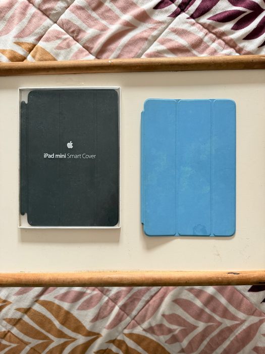 Apple iPad Mini Smart Cover Original – 2 Capas (1 Nova Lacrada + 1 Azul Usada)