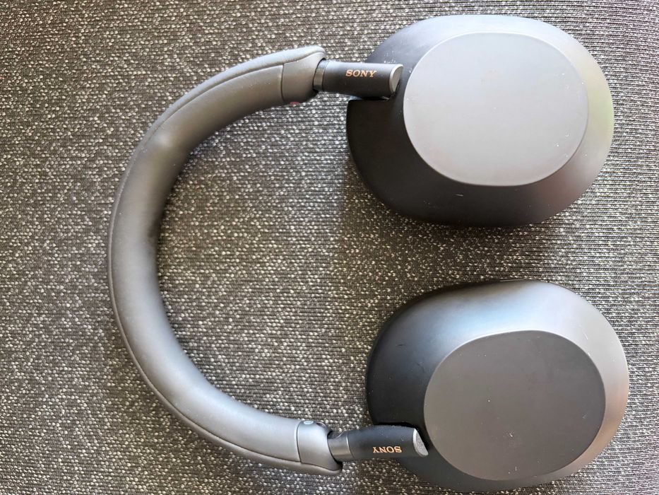 Sony headphones WH-1000XM5