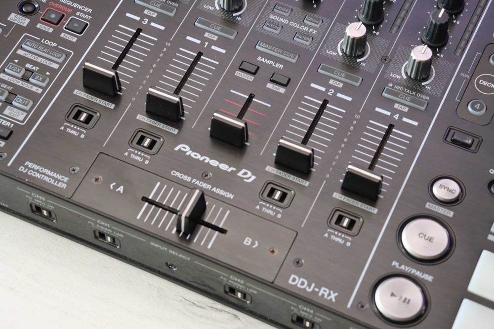 最終出品3/23まで【即納品】【美品】Pioneer DJ DDJ-RX DDJ-RX (archived) PERFORMANCE DJ CONTROLLER (black) - Pioneer DJ