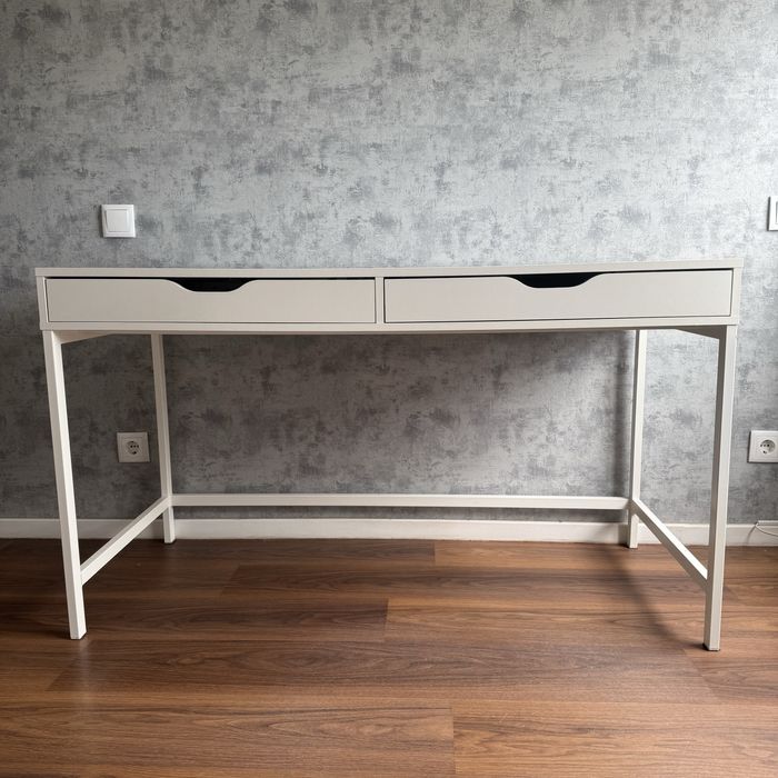 Secretária Alex Branca