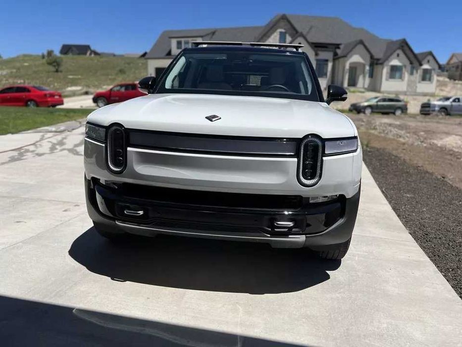 2023 Rivian R1S Adventure