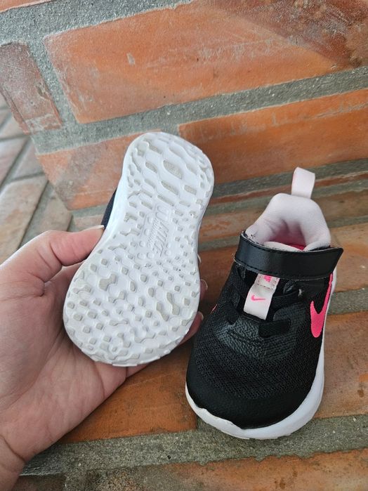 Ténis pretos Nike (19) como novos

Ténis usados 1vez, em excelente est