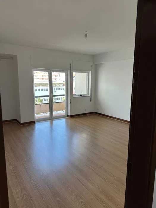Aluga T2 Avenida Nuno Álvares