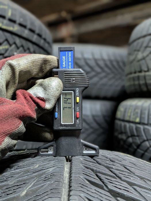 Резина зима зимові 235 65 r17 Michelin 2 шт  колеса шини Gtyres