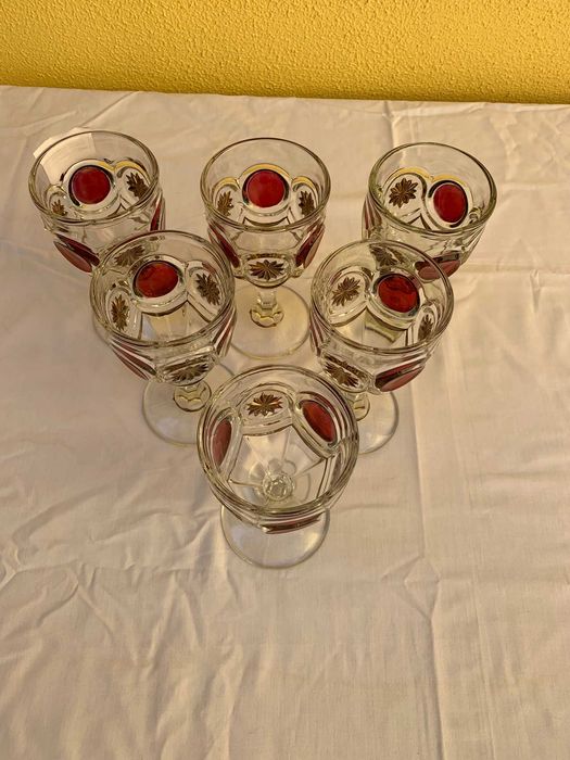 6 Copos vintage com estrelas e círculos vermelhos (1950–1970)