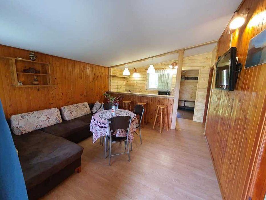 Wynajem domek 6os  MAZURY nad JEZIOREM z PRYWATNĄ PLAŻĄ.