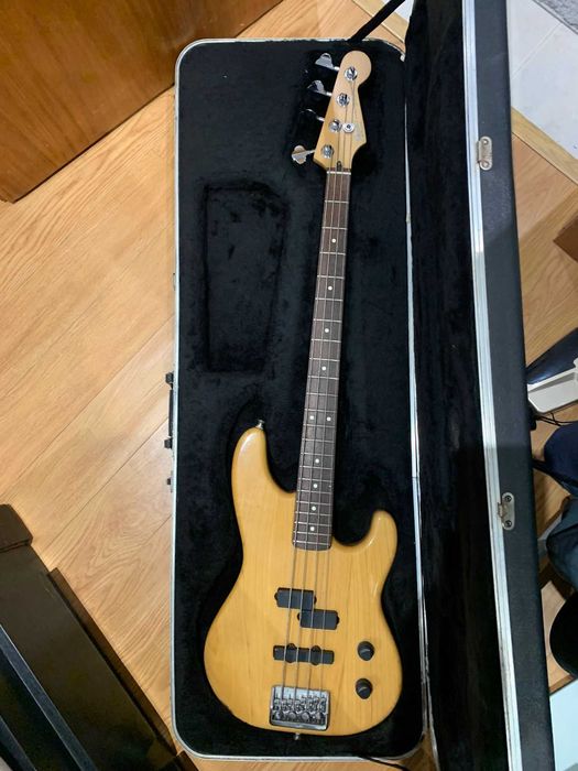 Baixo Fender Precision Bass Deluxe USA 1992