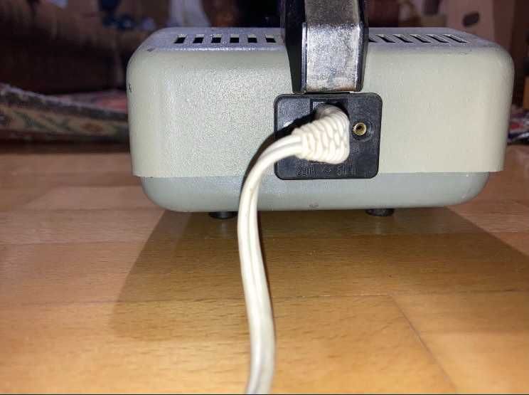 Електроприлад для завививки волосся /Плойка Надейка