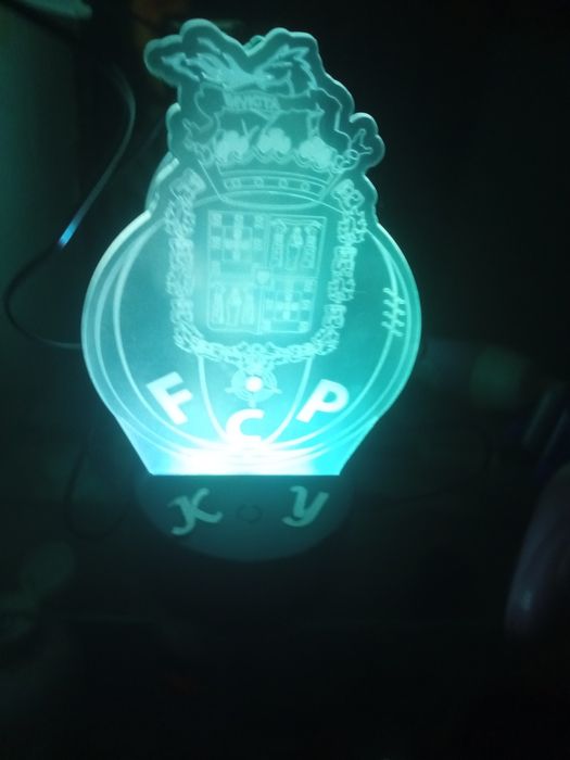 Candeeiro com luz LED com emblema do seu clube