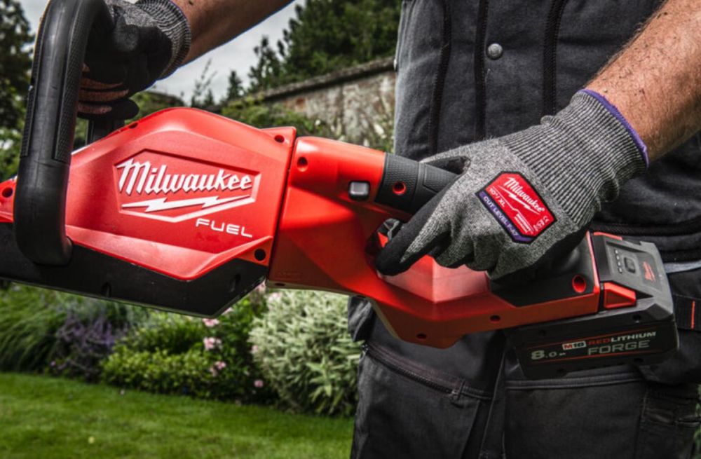 Кущоріз акумуляторний безщітковий MILWAUKEE M18 FHET60G2-0, 60см