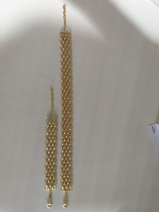 Colar e pulseira em dourado