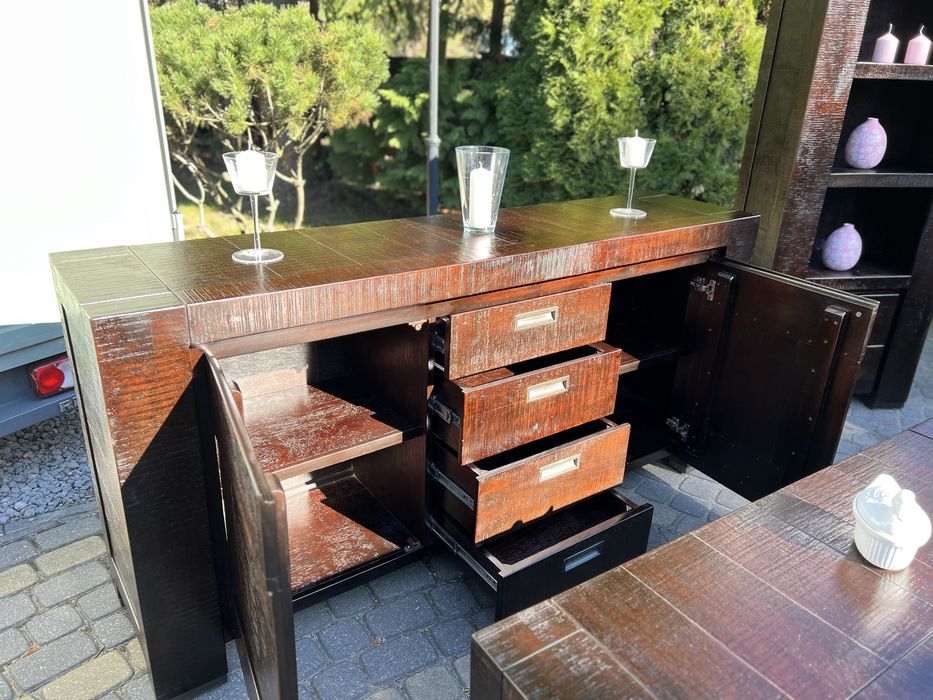 Zestaw mebli drewnianych – komoda + witryna + stół + ława + RTV-