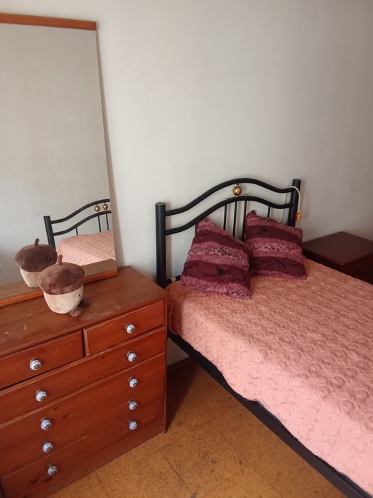 Quarto de solteiro em apartamento T2