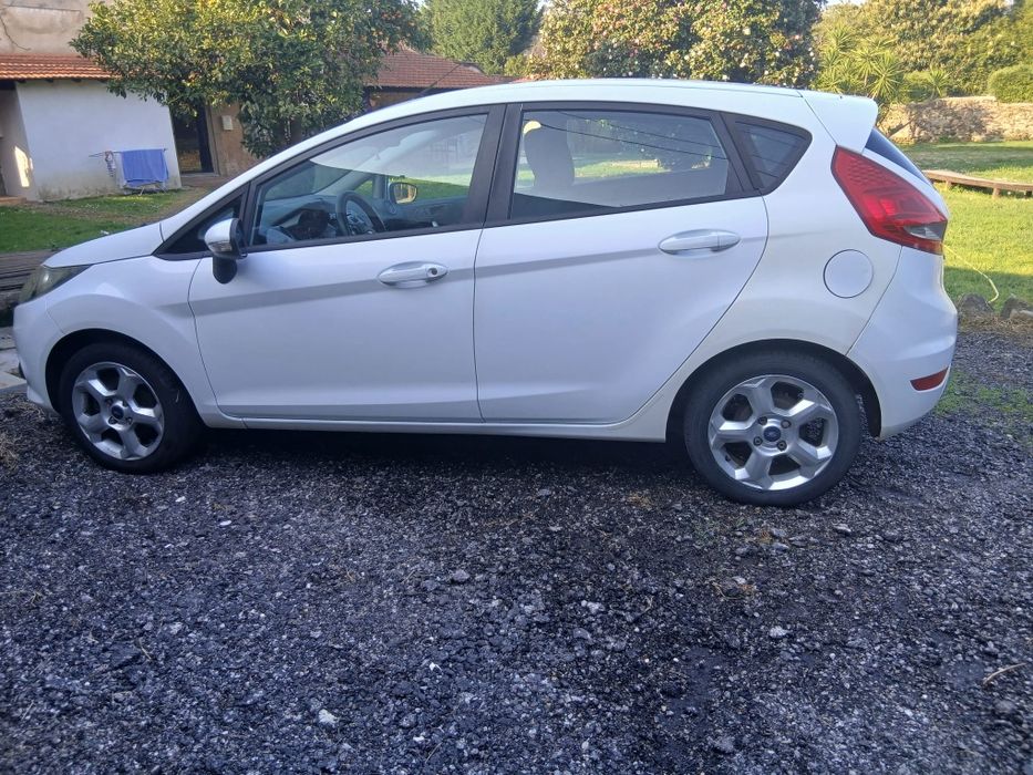 Vendo Ford Fiesta