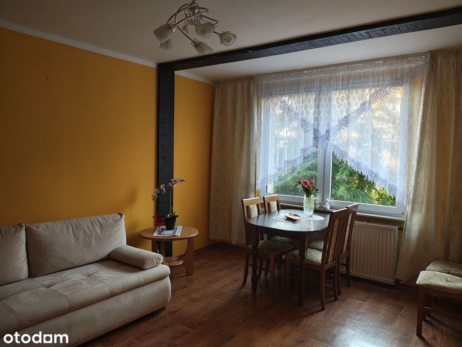 Rezerwacja .
Sprzedam mieszkanie dwupokojowe w centrum Mikołowa
