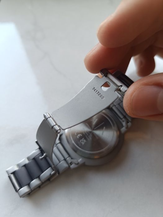 Armani Exchange model AX2731