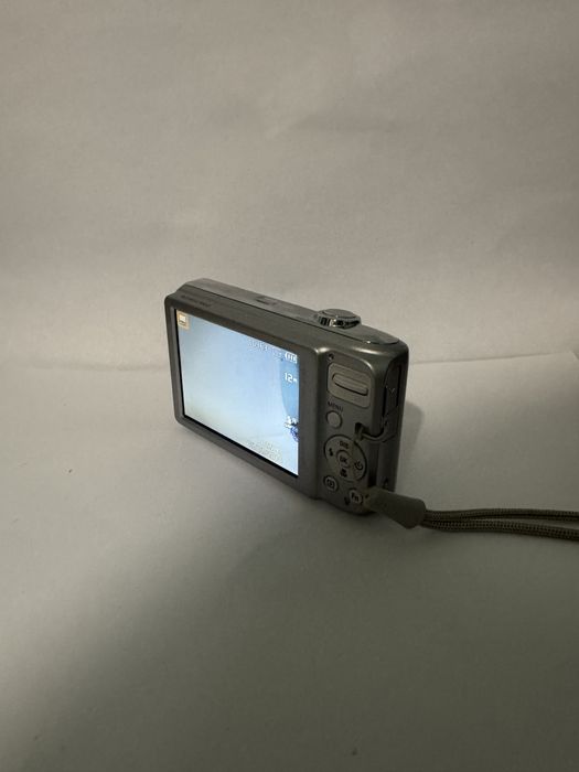 Цифровий фотоапарат Samsung 12.2 MP (5x зум, повністю робочий) / Y2K