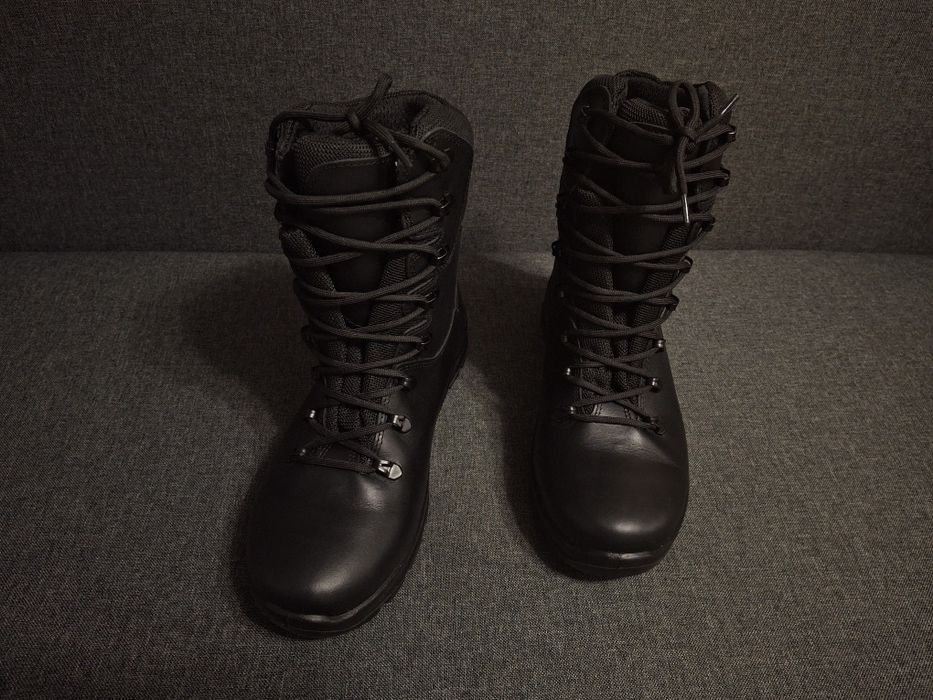 Черевики з високими берцями