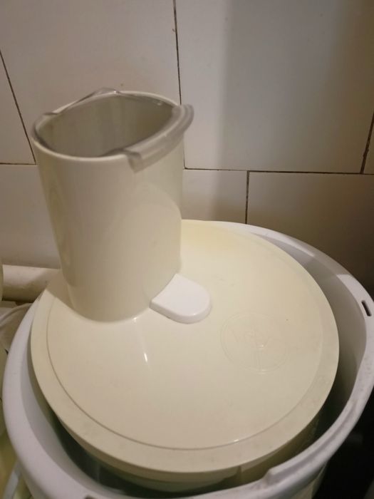 Кухонний комбайн Bosch ProfiMixx 46 — робочий, з насадками