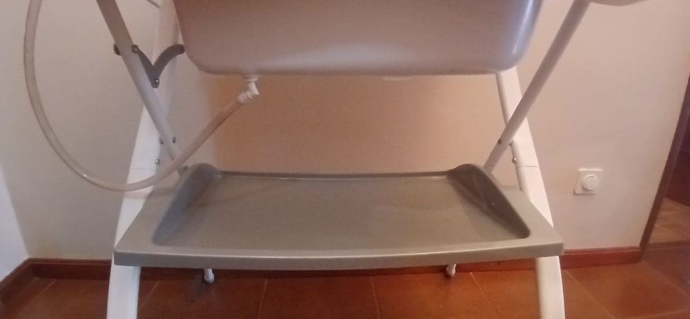 Fraldário + Banheira