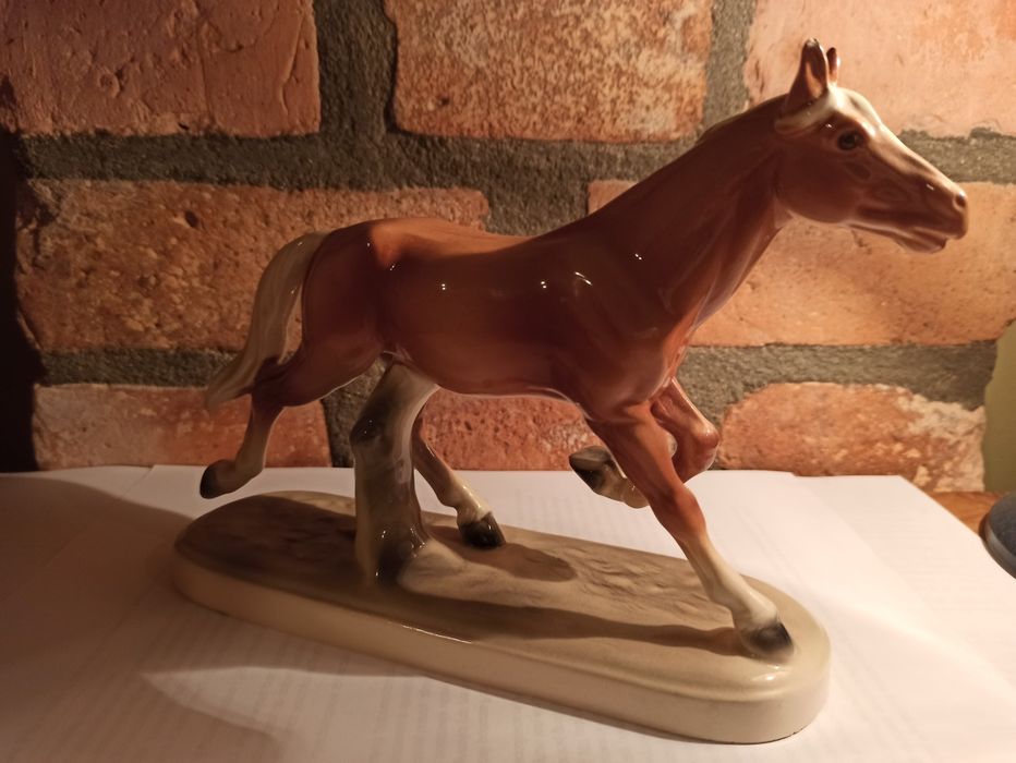 Hertwig KÄTZHUTTE Figurka Porcelanowa Konia Katzhutte