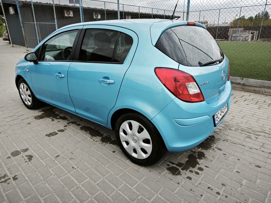 Продам Opel Corsa D 2010 року , 1.4 бензин в гарному стані,автомат , гідротрансформатор,  Продаж Опель Корса  Д