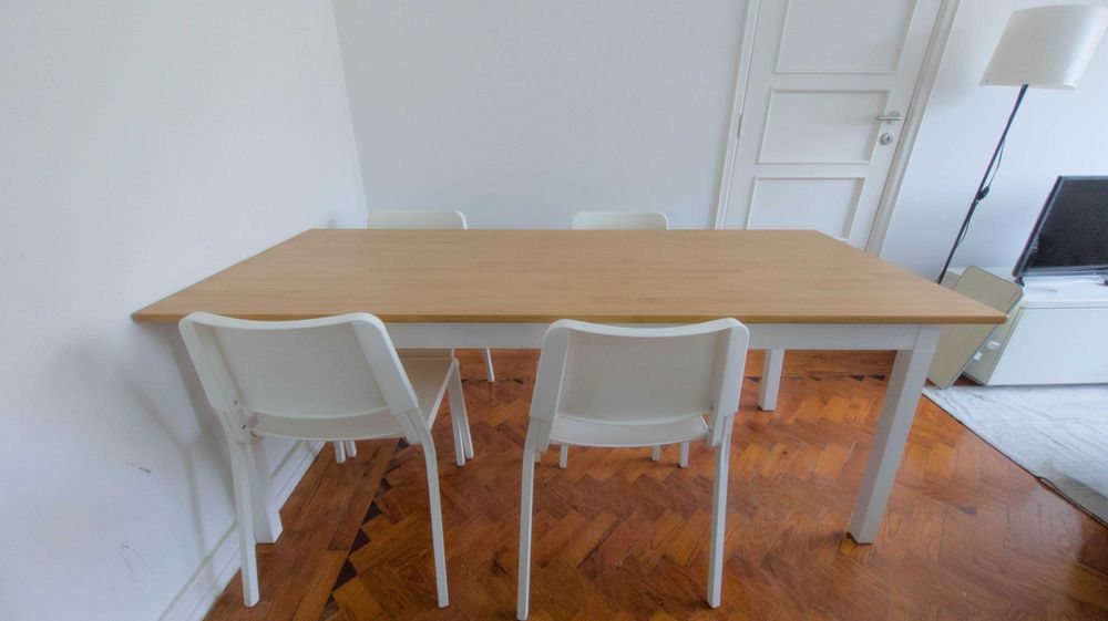 Mesa de Jantar IKEA PINNTORP 125x75 cm – Bom Estado