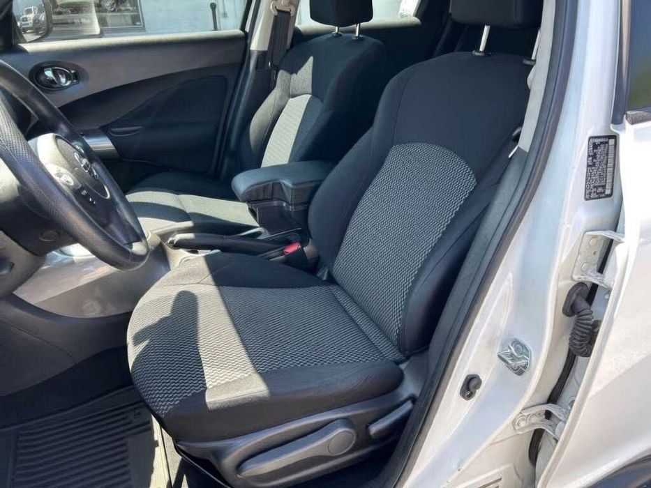 Nissan Juke SL      2017