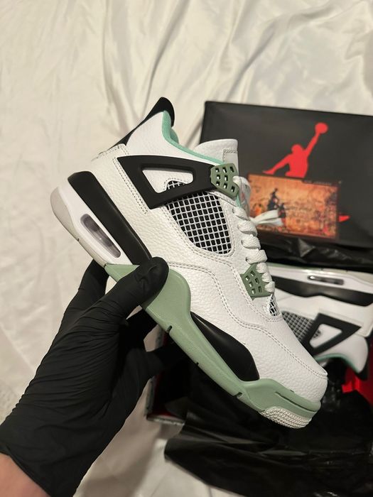 Jordan 4 Seafoam 43 e 44