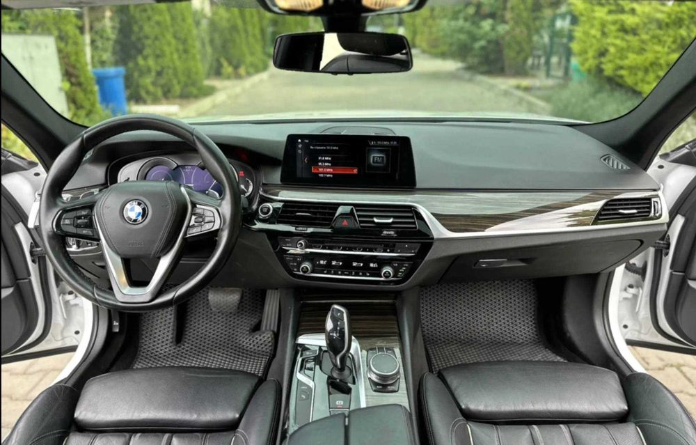 BMW 530e Xdrive 2017рік