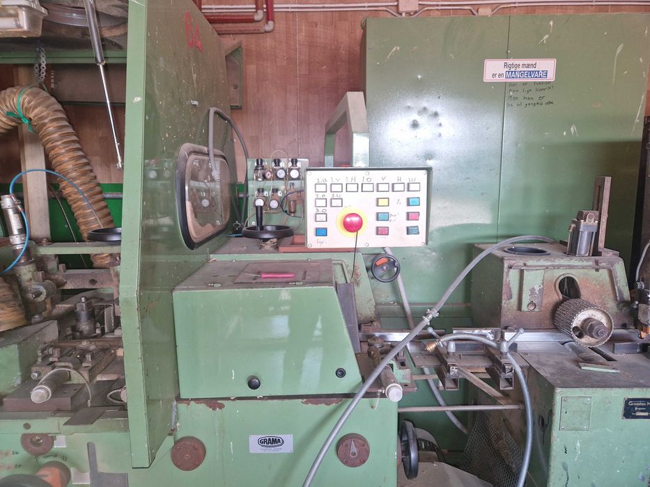 Strugarka czterostronna GRAMA ILSF z podajnikiem do drewna mokrego