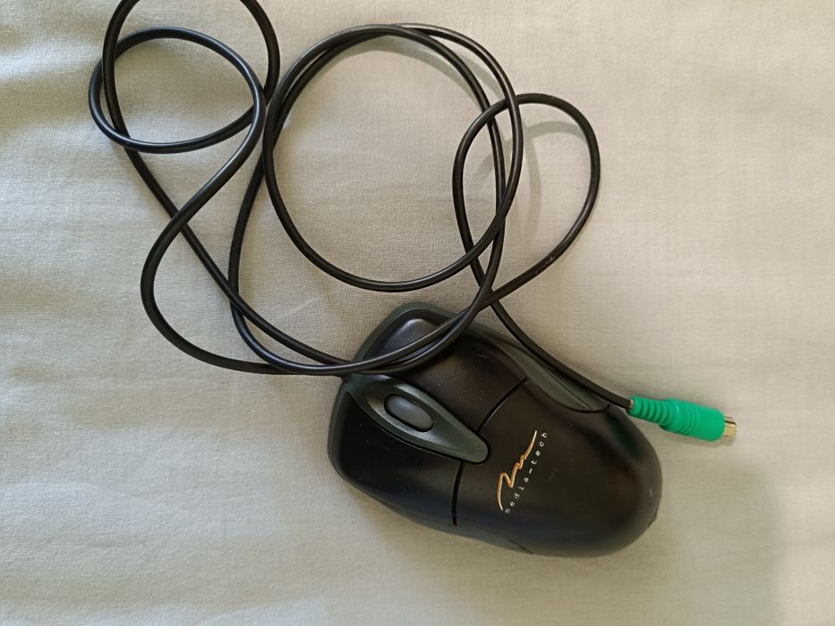 Видеокамера, мышка, шнур