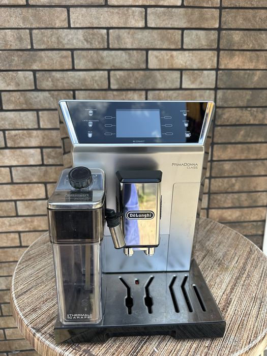 Кавомашина Delonghi PrimaDonna Class