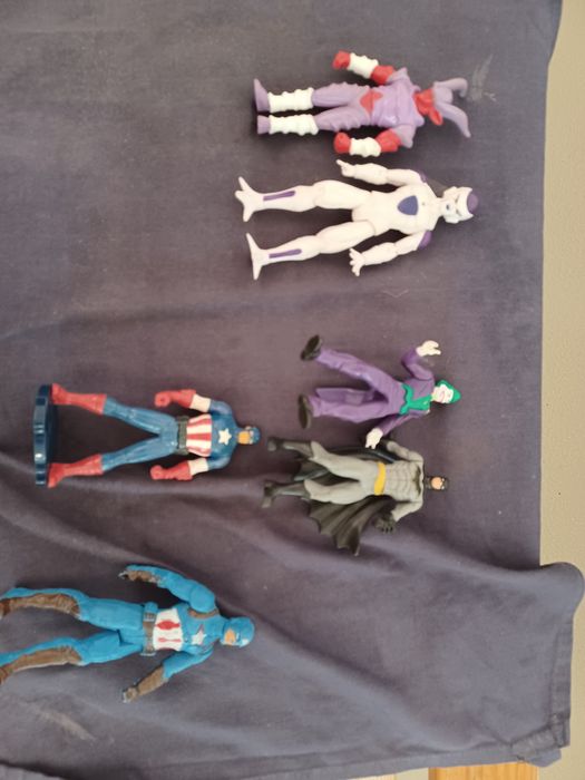 Moto Ratos / Batman / Joker / Dragon Ball Friezer