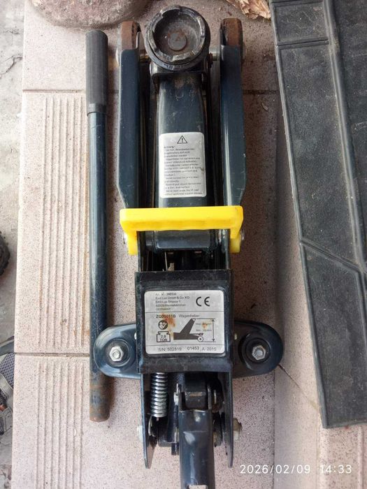 домкрат   2тони .німеччина