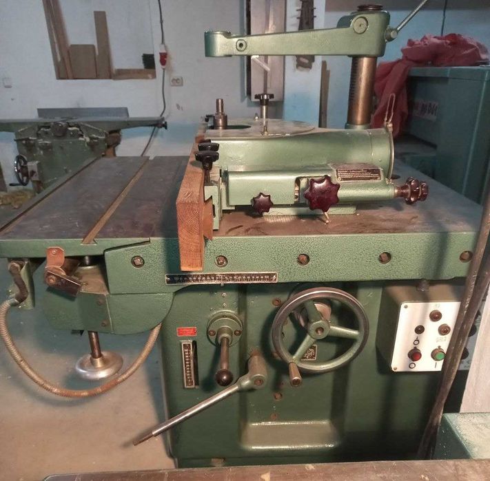 Деревообробний станок фрезер KNOHOMA