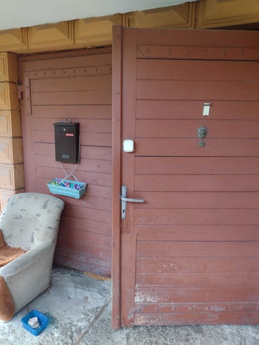 Sprzedam drzwi garażowe