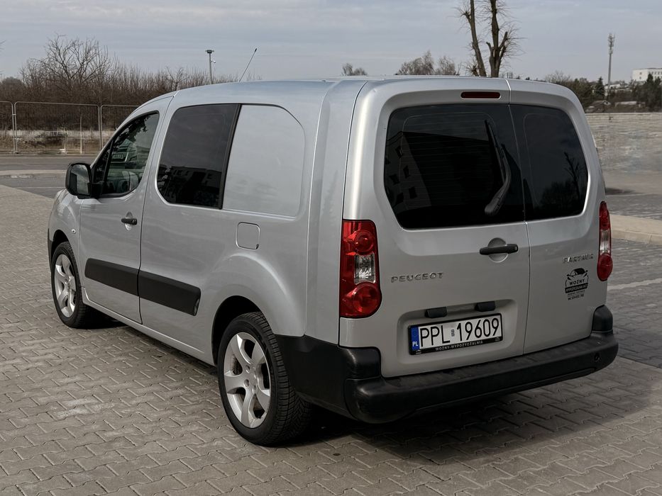 Wynajem Wypozyczalnia Peuget Patnert Berlingo klima