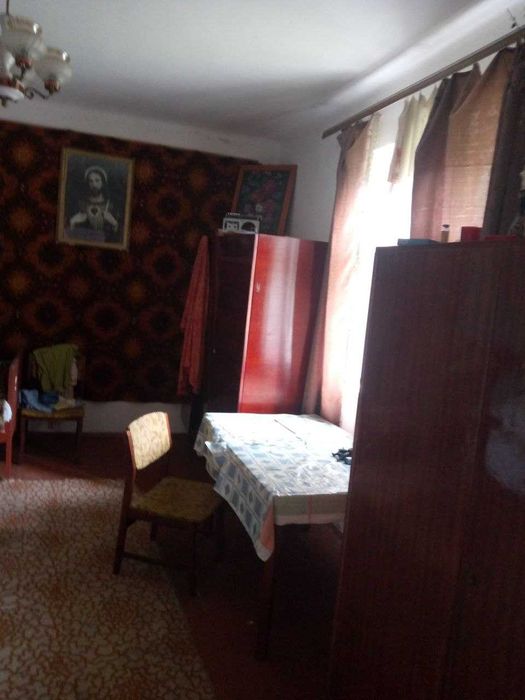 Будинок з земельною ділянкою