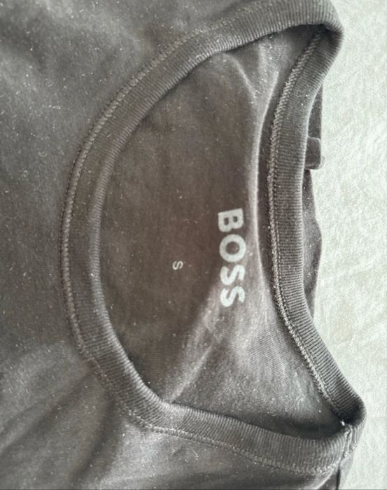 T shirt Boss preta