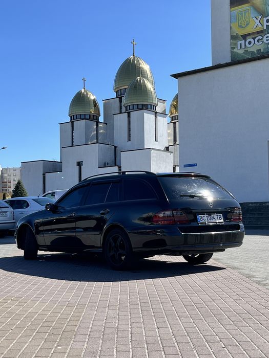Mercedes E-Class W211