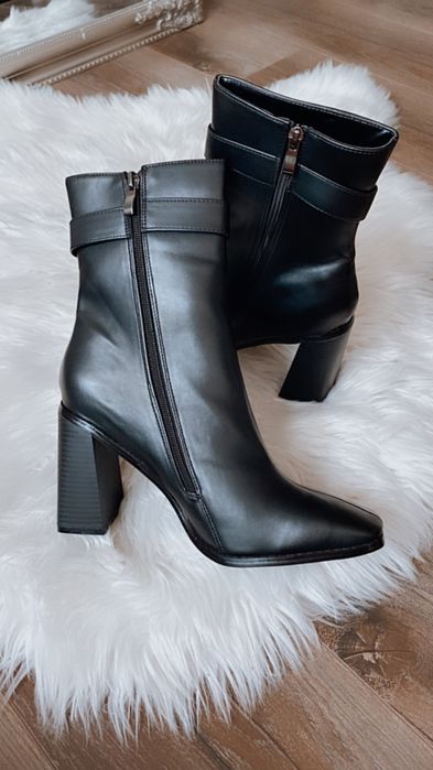 BooHoo: Czarne botki na słupku rozmiar 41 piękne wysokie na jesień