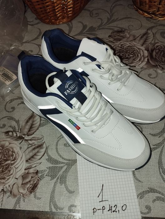 Кросівки юнацькі стильні